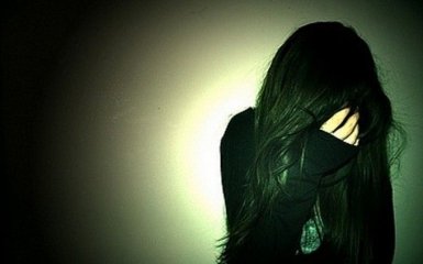 Під Києвом школярка жорстоко побила однолітку: поліція покарала батьків за булінг