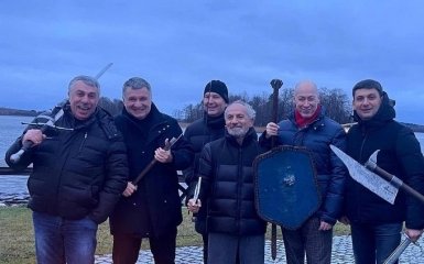 Не хватает Ахметова: в сети высмеяли общие фото Авакова, Шустера, Гройсмана и Гордона