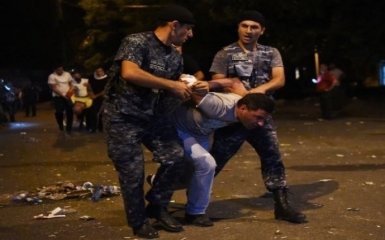 В Ереване жестко разогнали оппозиционеров: появились драматичные видео