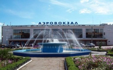Одразу в чотирьох містах України аеропорти призупинили роботу через мінування