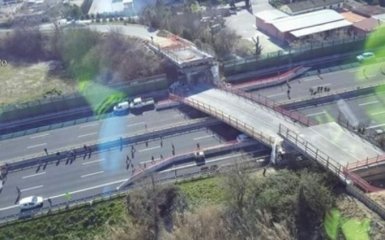 В Италии обвалился мост, есть погибшие: появились фото и видео