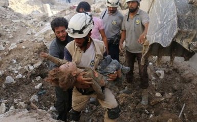 Путинская авиация нанесла удары по школе в Сирии, десятки погибших: появились фото