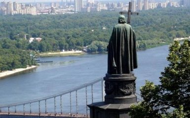 У Києві поглумилися над ще одним пам'ятником: з'явилося фото