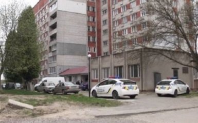 Во Львове юноша зарезал свою бывшую девушку и пытался совершить самоубийство