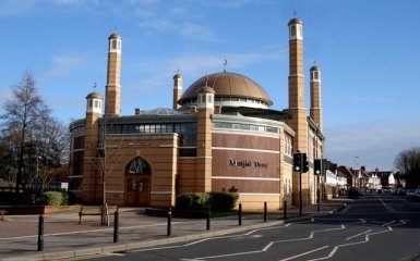Британія хоче розвіяти "страшилки" про іслам