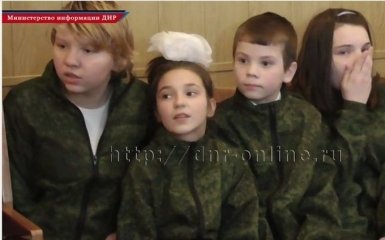 Боевики ДНР сделали странный подарок детям: появились фото и видео