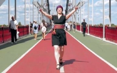 Британские дипломаты станцевали для украинцев - опубликовано впечатляющее видео