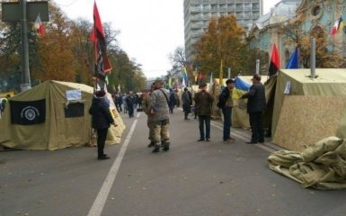 Волонтер закликала екс-бійців АТО не брати участь в мітингах під Радою