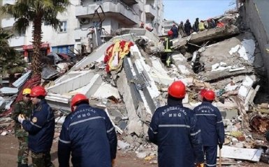 Землетрясение в Турции унесло жизни более 15 тыс человек