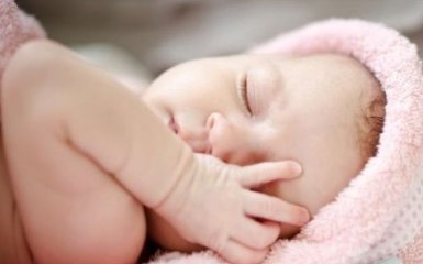 В Запорожье родители хотели продать новорожденного ребенка за 7 тыс. долларов