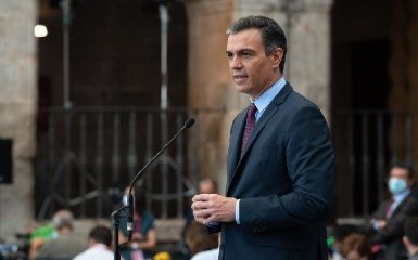 Глава уряду Іспанії закликав скасувати недоторканність короля