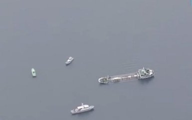 Біля берегів Японії затонув танкер із сотнями тонн отрути: з'явилося відео