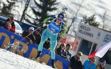 Россия выиграла чемпионат мира по биатлону, Украина - в цветочной церемонии: опубликовано видео