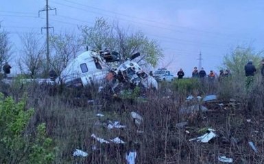 В Волгоградской области РФ упал вертолет. Пилот погиб — фото
