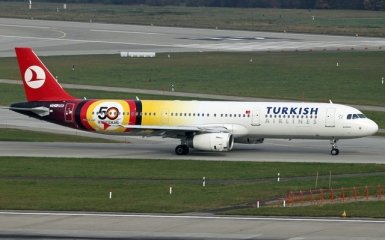 Турецкий Боинг экстренно сел из-за записки о бомбе