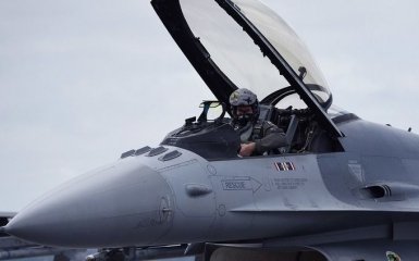 Пентагон підтвердив дозвіл США на навчання українських пілотів на F-16