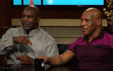 Подписывай контракт и выходи: Холифилд официально бросил вызов Тайсону