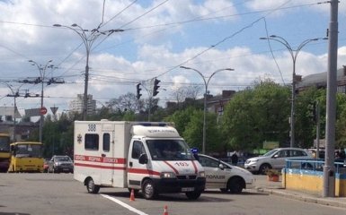 В Киеве полицейский сбил женщину-пешехода: опубликованы фото с места ДТП