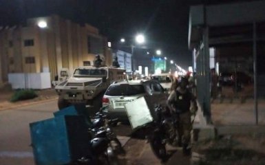 В Буркина-Фасо боевики дерзко напали на кафе, много погибших