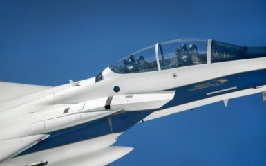 NASA показала видео сверхзвукового полета на фоне Солнца