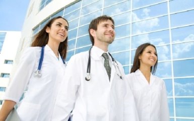 Кабмін звільнив медиків від обов'язкового відпрацювання після вишу