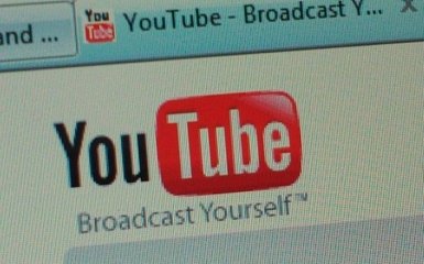 Фактчекери різко розкритикували YouTube за розповсюдження неправдивої інформації