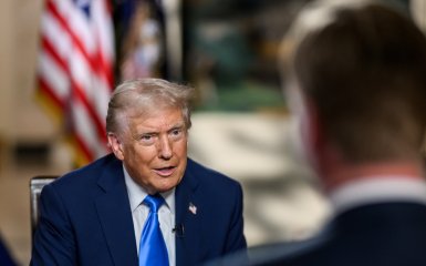 Trump is again at the epicenter of the scandal