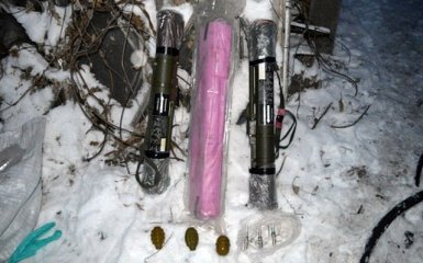 В доме налётчика в Димитрове были обнаружены противотанковые гранатомёты (6 фото)