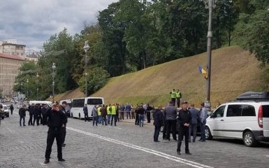 Стали відомі версії причин вибуху в центрі Києва на День незалежності