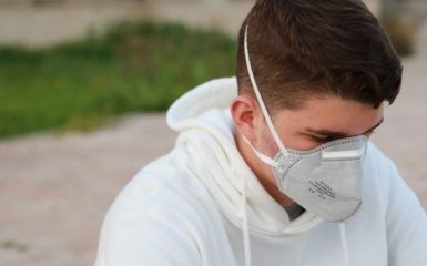 Горячая ванна, спирт и солевые растворы не помогают: в ВОЗ разоблачили новые мифы о коронавирусе