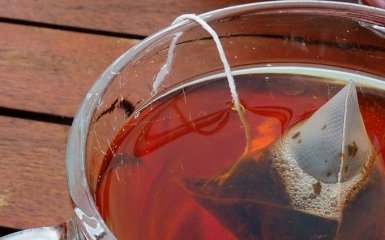 Скрытая опасность: ученые объяснили, почему вредны чайные пакетики
