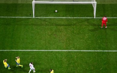 Де м'яч: білоруський голкіпер пропустив найбільш курйозний гол року - опубліковано відео