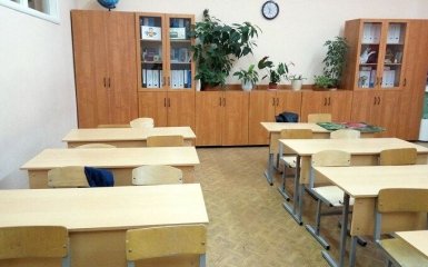 На временно оккупированные территории привезут учителей и врачей из России