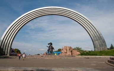 Євробачення-2017: Арка дружби народів стане різнокольоровою