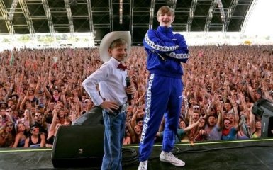 11-летний мальчик спел посреди супермаркета и его пригласили на фестиваль Coachella