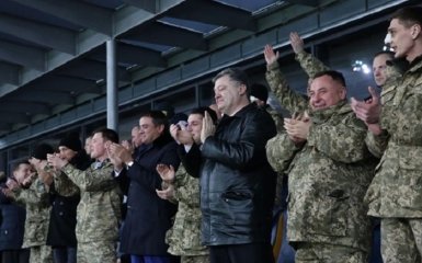 Порошенко и другие VIP-персоны на матче Динамо: появились новые фото