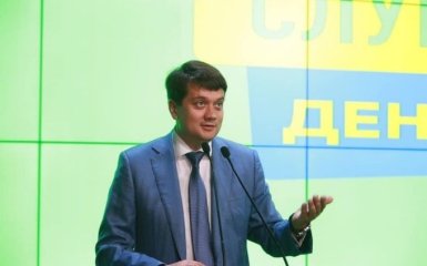 Глава партии "Слуга народа" рассказал о судьбе Медведчука и Порошенко в Раде