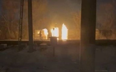 На одній з головних залізничних ділянок на території РФ невідомі підпалили кілька електропідстанцій