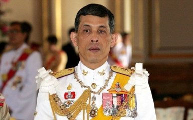 Принц Таиланда стал королем и получил новое имя: появилось видео