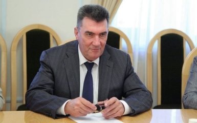 Данілов пояснив ситуацію з помилками в санкційному списку злодіїв у законі