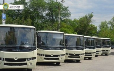 Россияне вывезли из Херсона в Крым городской транспорт
