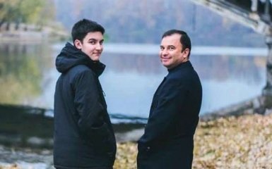 Пішов з життя 21-річний син українського співака Віктора Павліка