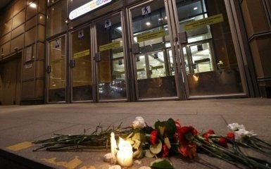 В России на акциях в память жертв теракта в метро Петербурга прошли задержания