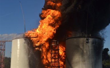 Oil depot in Engels, Russia burns for fifth day in a row after drone attack