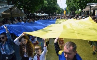 Одесса вышла на украинский мегамарш: опубликованы фото и видео