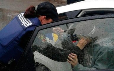 Футбольная агония: в Запорожье болельщице разбили голову, опубликованы фото