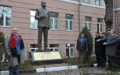 Жириновського залишать без пам'ятника