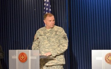 Екскомандувач військами США в Європі оцінив скупчення сил РФ біля України