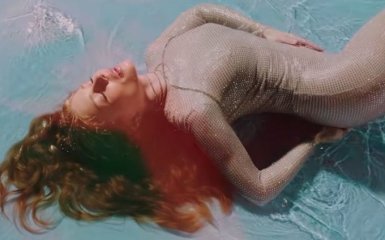 Новий відвертий кліп з оголеною Тіною Кароль б'є рекорди в мережі: опубліковано відео