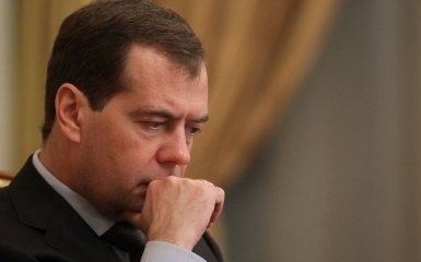 Непростые годы: Медведев предупредил россиян о длительном тяжелом периоде